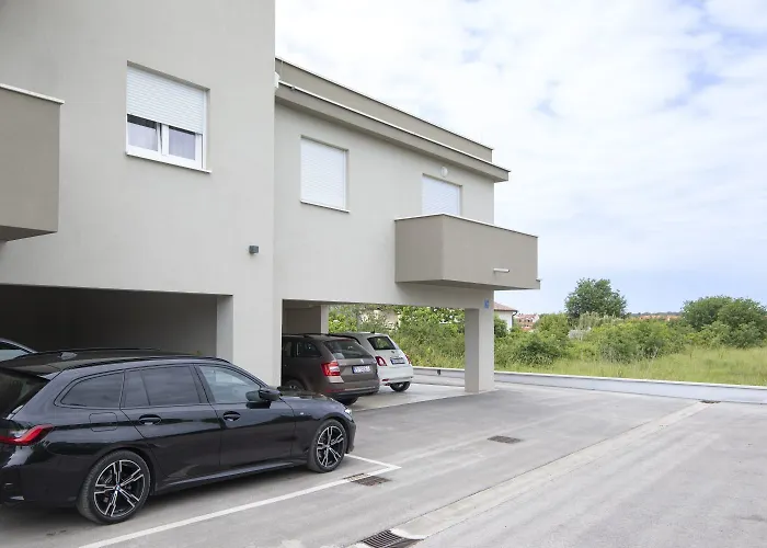 Apartment Nest & Work Retreat Pula
