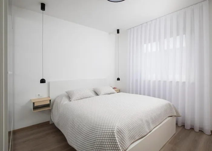 Nest & Work Retreat Apartment Pula