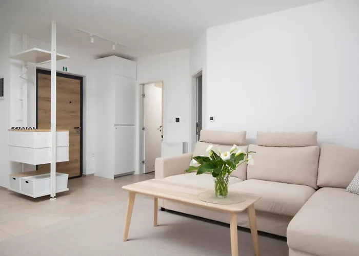 Nest & Work Retreat Πούλα